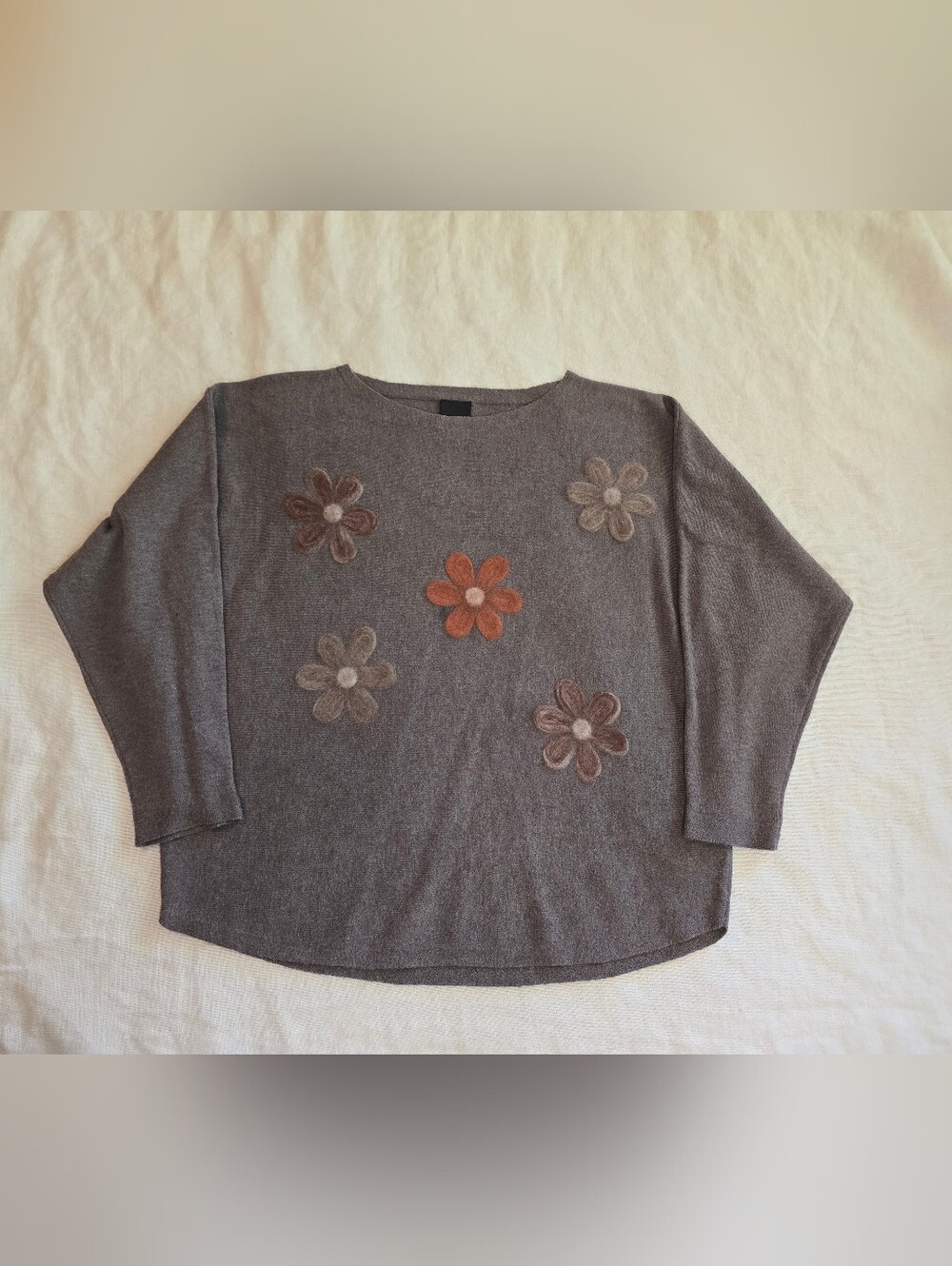 Brown Sweater With Wool Flowers